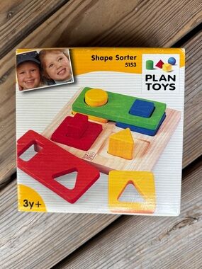 Plan Toys Wooden Shape Sorter 5153 NIB Montessori Toddler Educational Toy